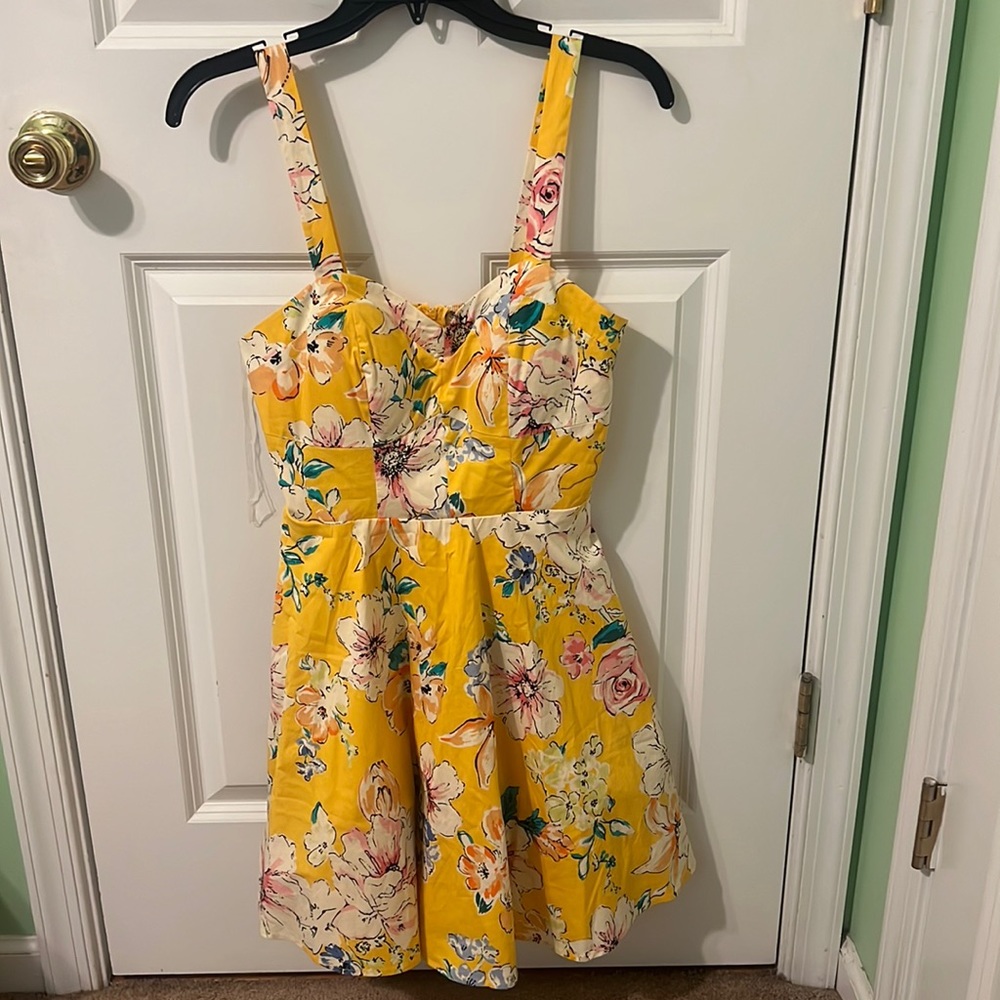 Bailey blue size medium floral, yellow dress